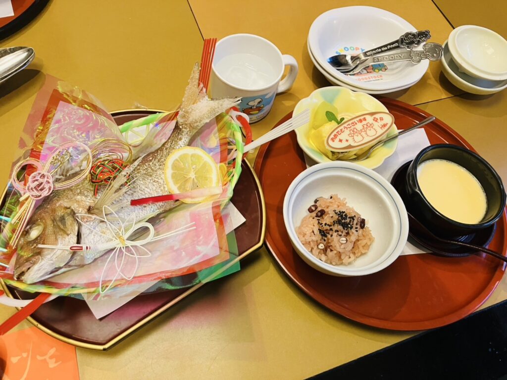 倉敷甲羅本店で頂いた、「1歳のお祝い膳」実際の写真。