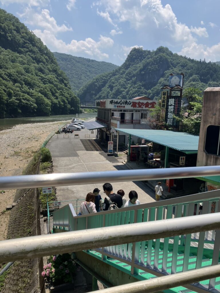 井倉洞の周辺には、お食事処やちょっとした甘味処があります。