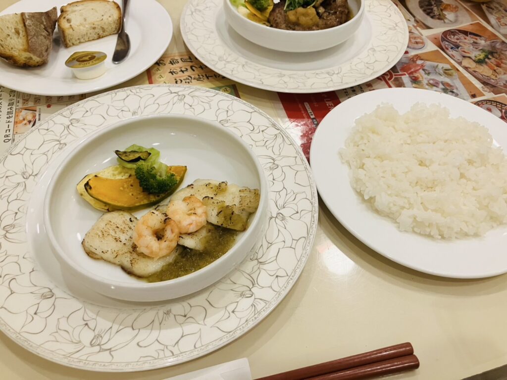 私の頼んだメインは、鱧(ハモ)のソテー。繊細でやわらかな身が美味。