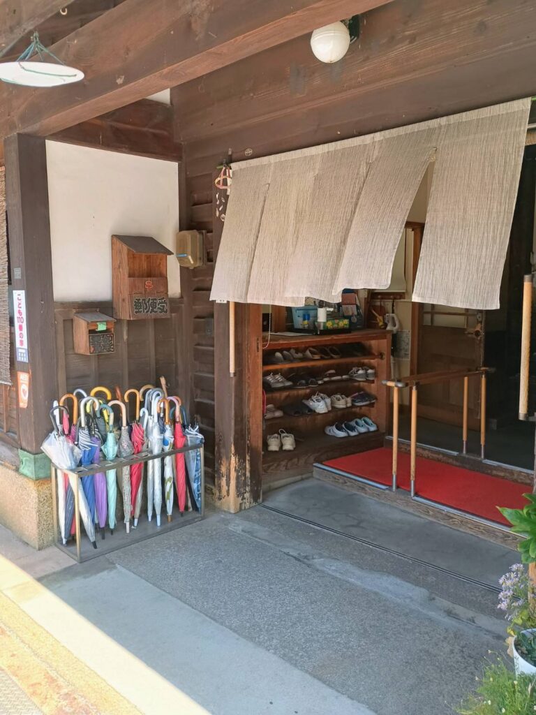 風情ある正面玄関