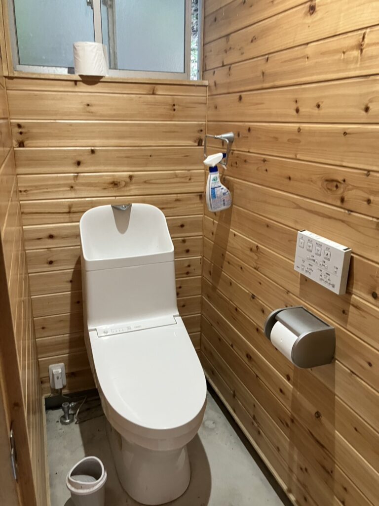 渋川道津公園、園内のトイレの画像