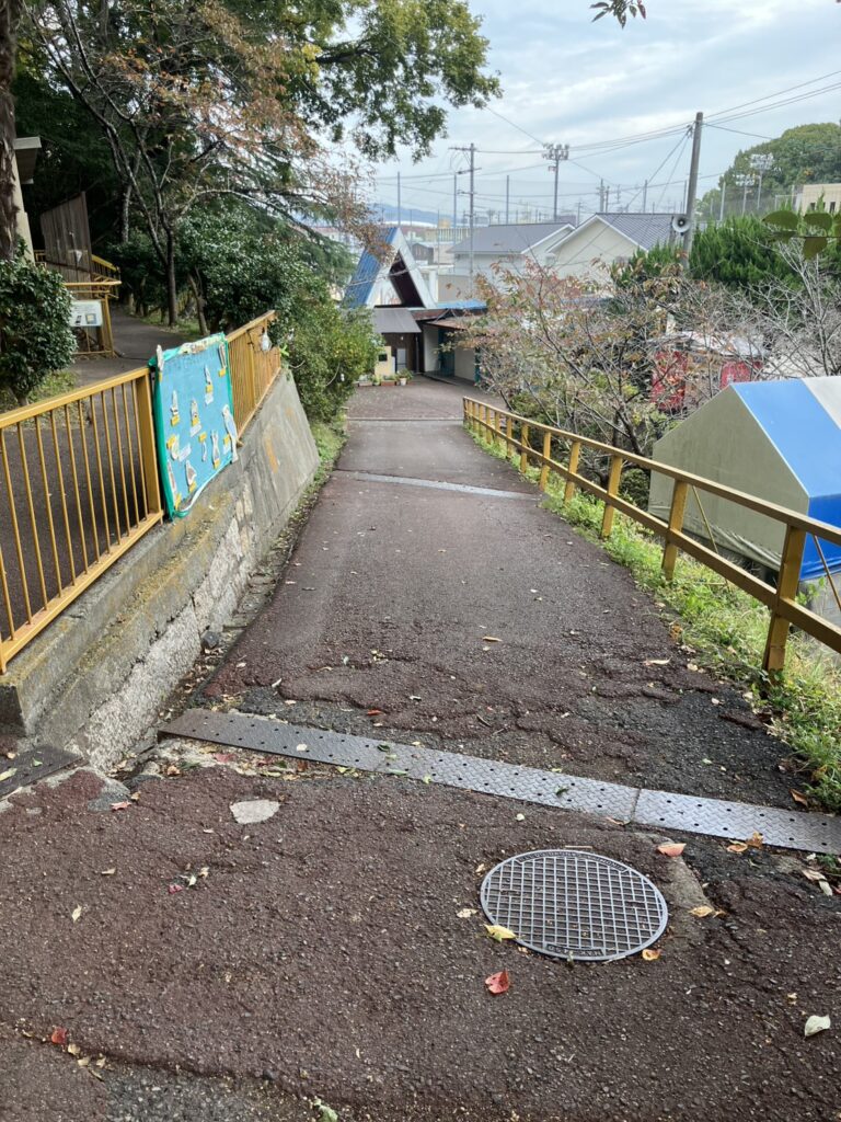 池田動物園の急坂。