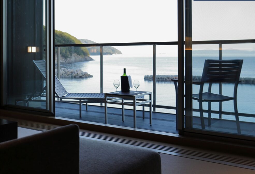 瀬戸内海の穏やかな波の音を聞きながら過ごす、海音真里の客室。